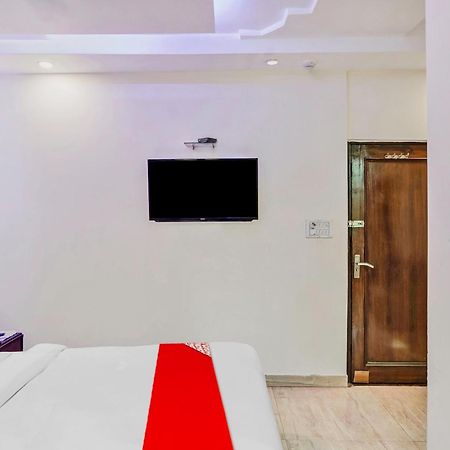 Hotel O Delhi Empire Nuova Delhi Esterno foto