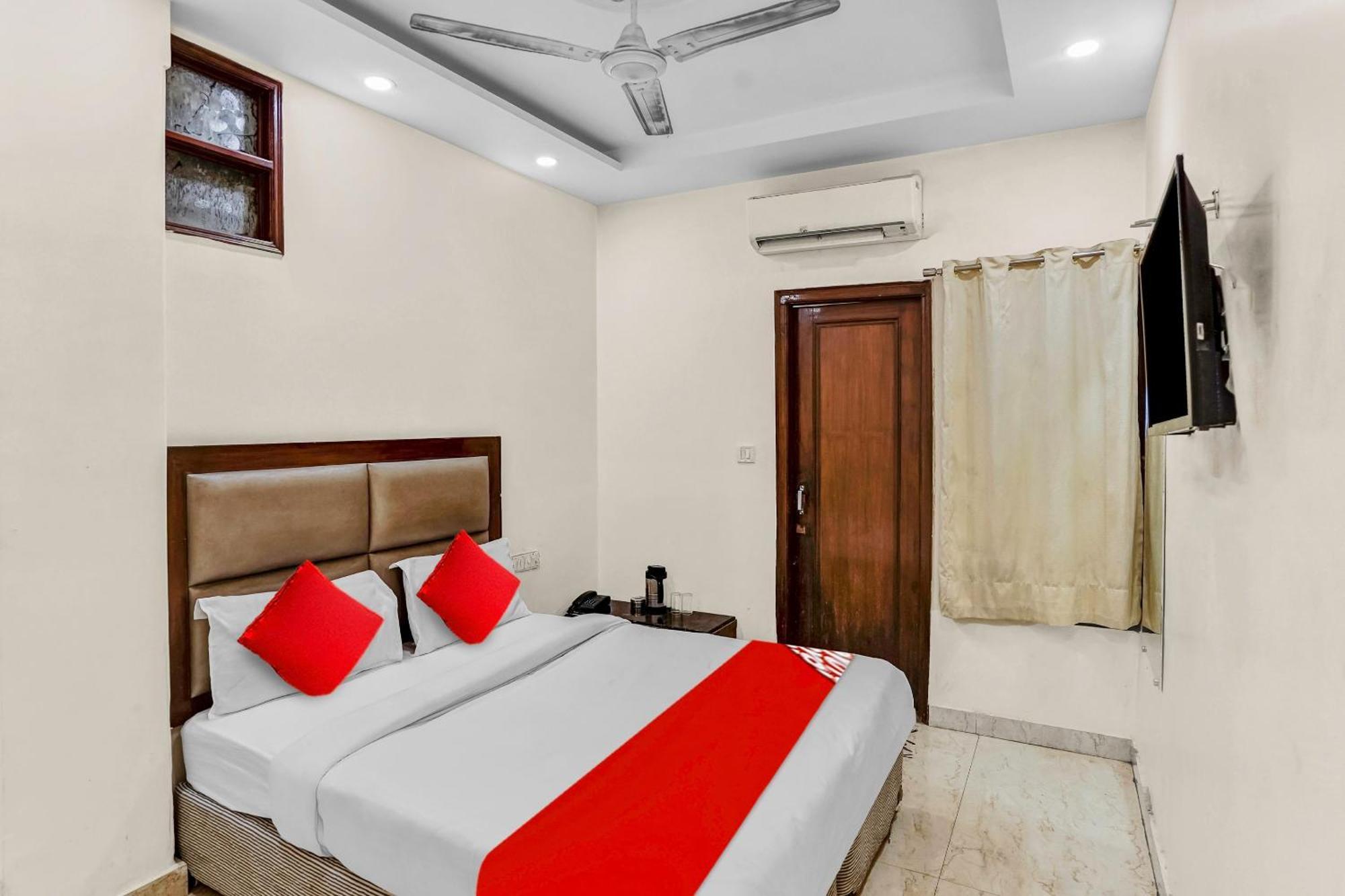 Hotel O Delhi Empire Nuova Delhi Esterno foto