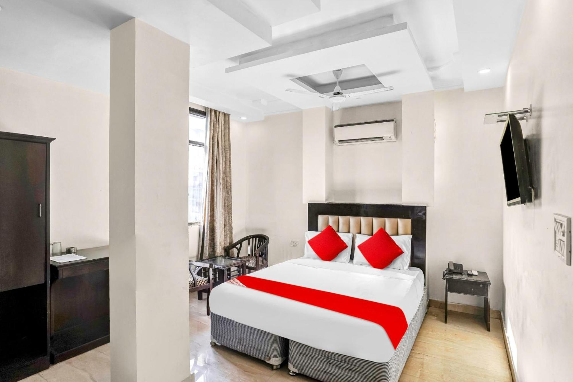 Hotel O Delhi Empire Nuova Delhi Esterno foto