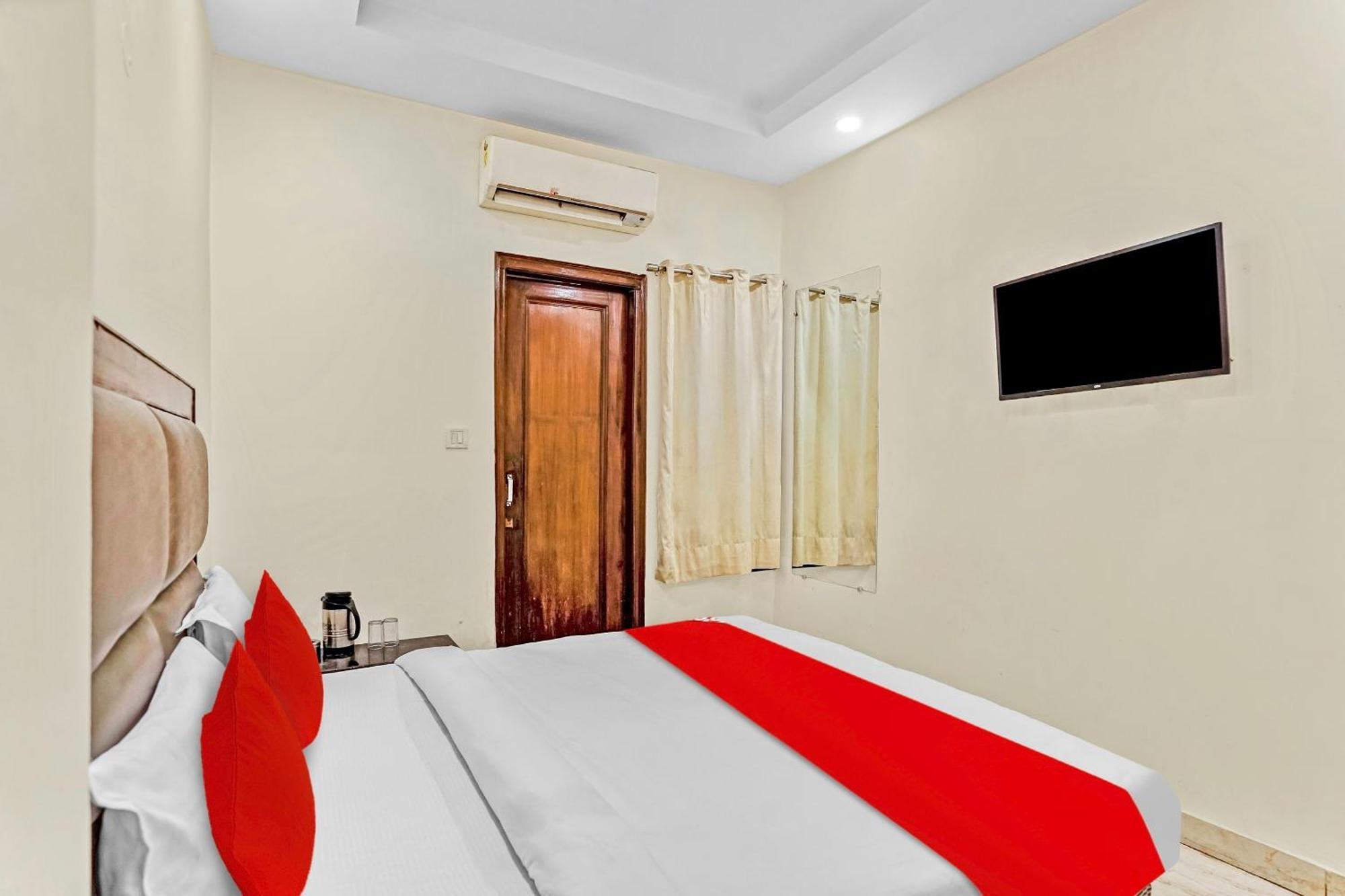Hotel O Delhi Empire Nuova Delhi Esterno foto
