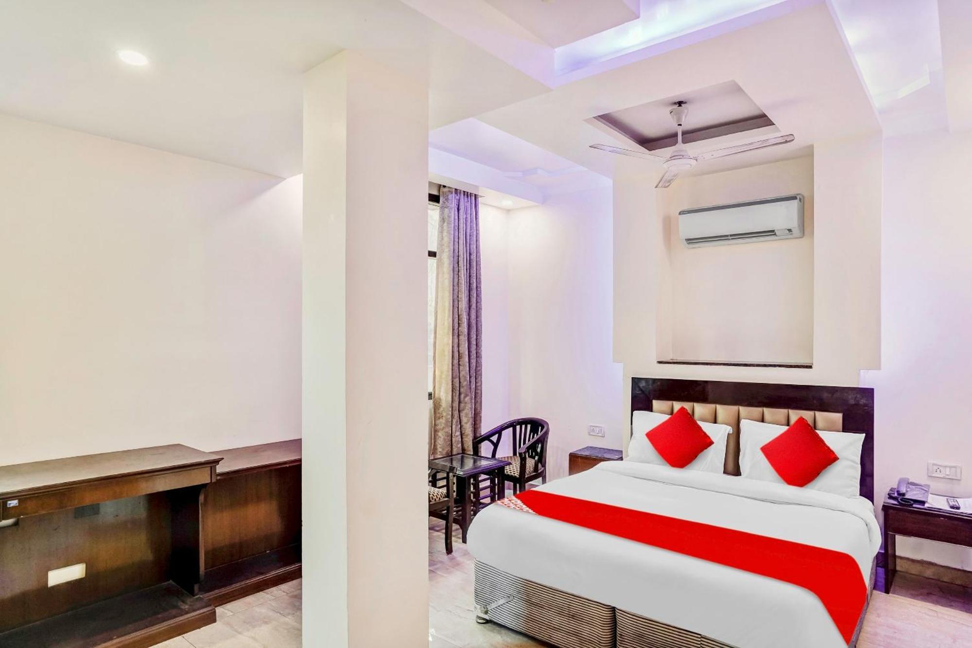 Hotel O Delhi Empire Nuova Delhi Esterno foto