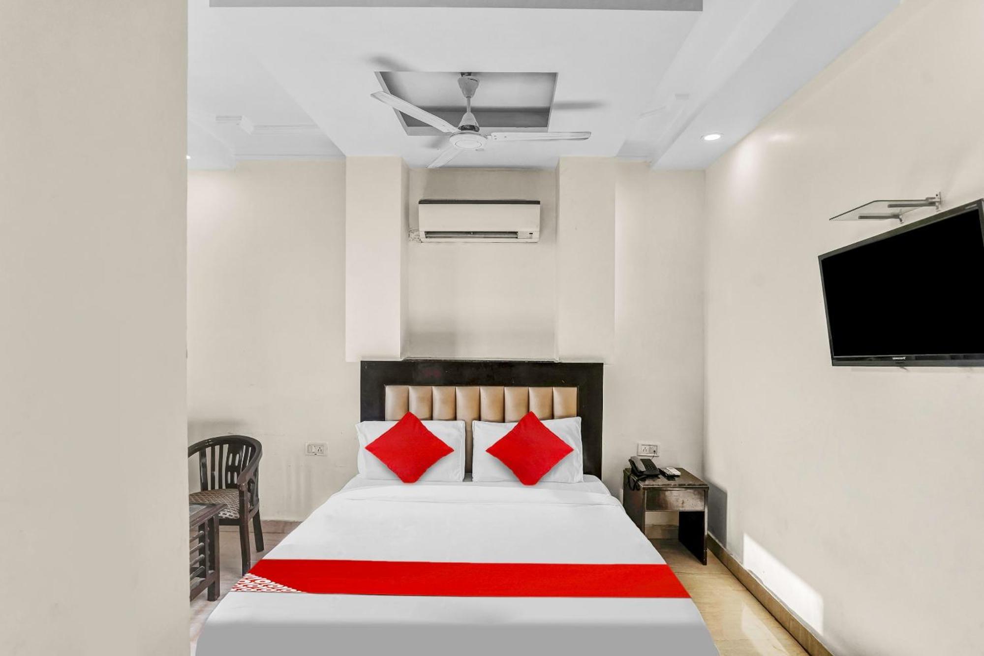 Hotel O Delhi Empire Nuova Delhi Esterno foto