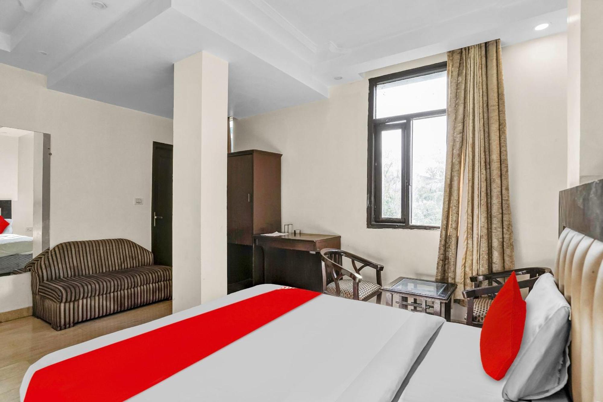 Hotel O Delhi Empire Nuova Delhi Esterno foto